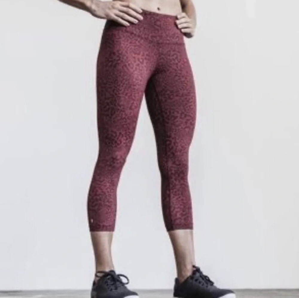 Nobull leopard print cropped leggings